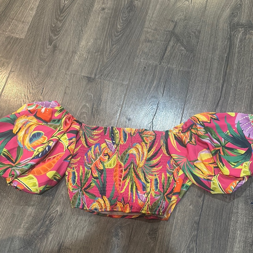 Vibrant Pink Tropical Puff-Sleeve Crop Top - Picture 3 of 3